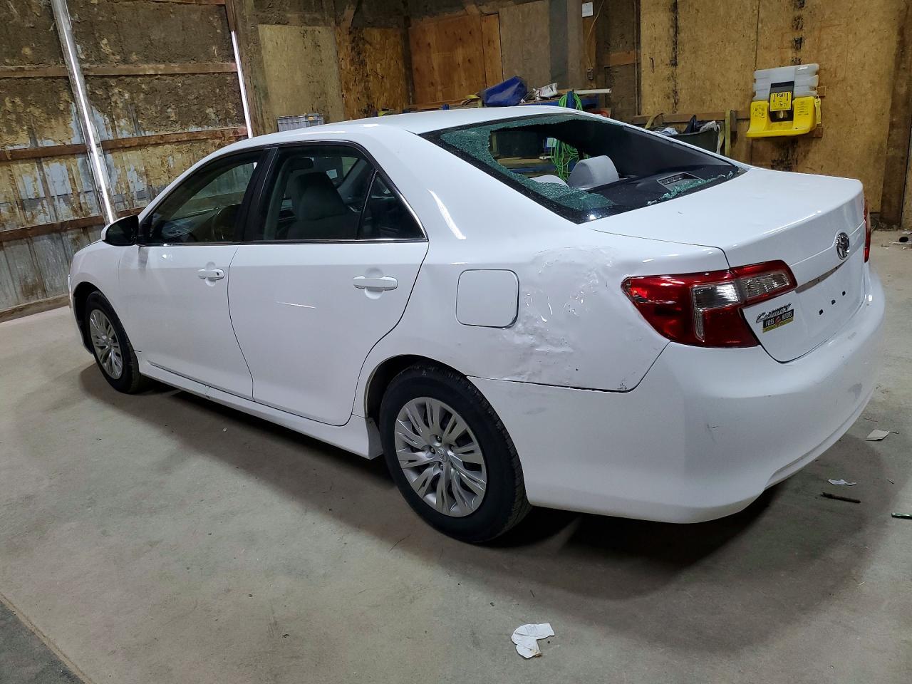 2014 Toyota Camry Le - Image 2