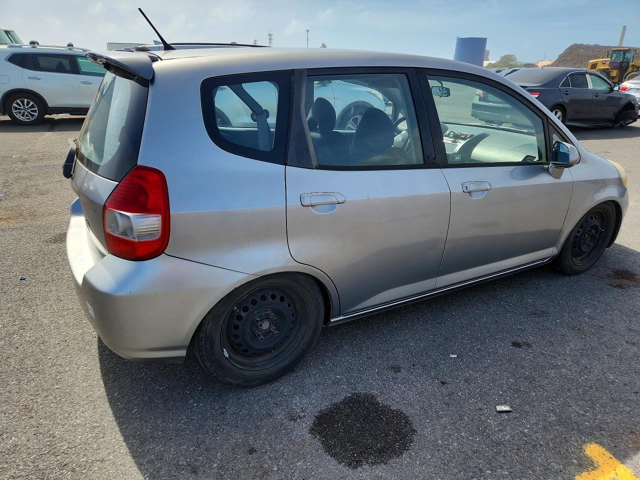 2007 Honda Fit - Image 3