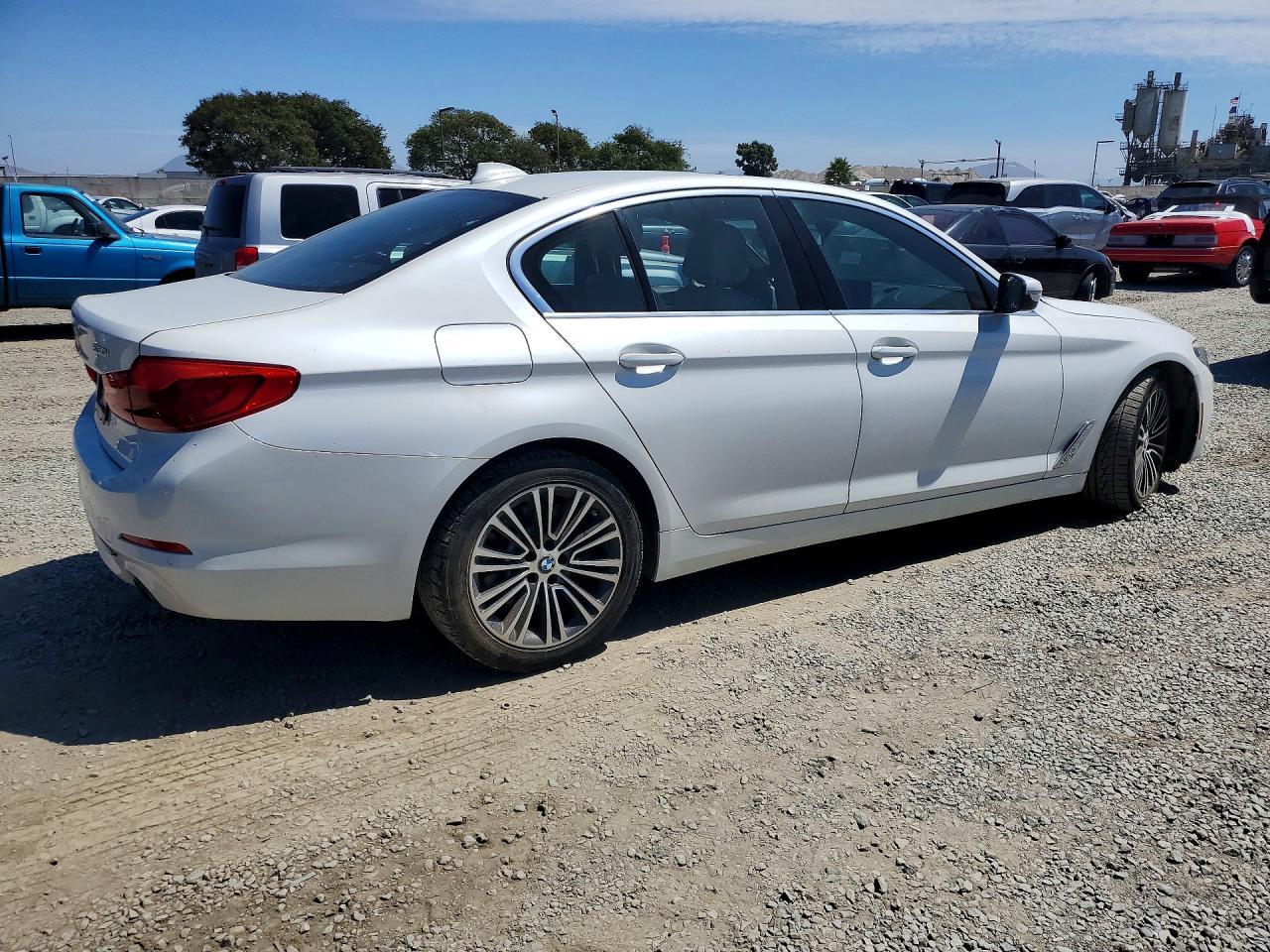2019 BMW 530 I - Фото 3