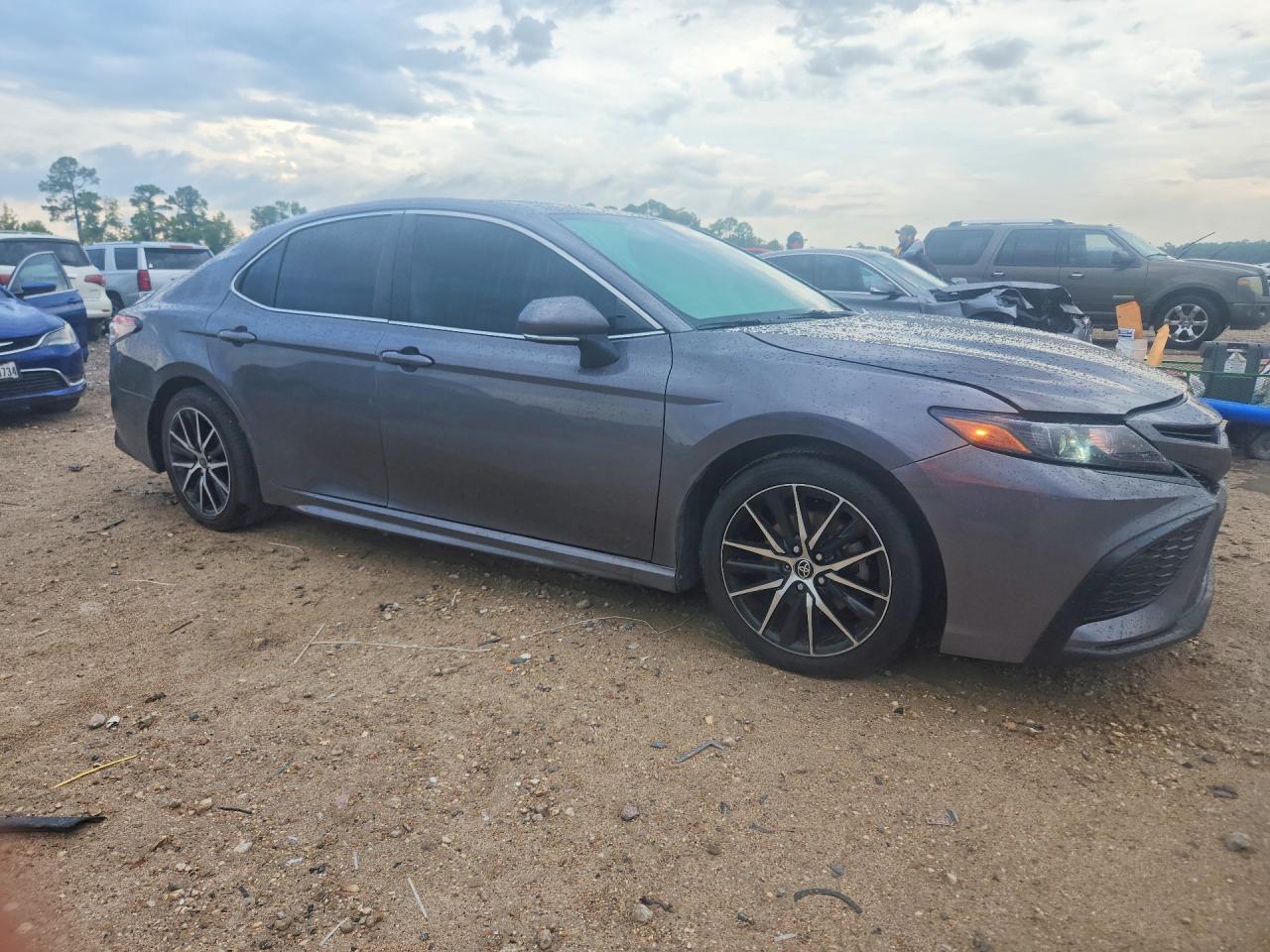 2023 Toyota Camry Se - Image 4