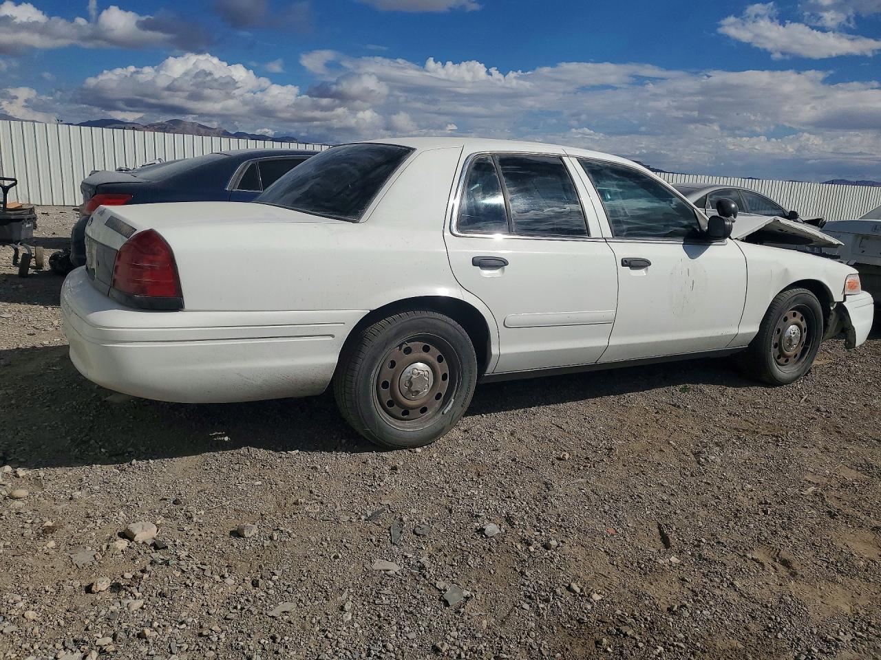 2006 Ford Crown Vict - Image 3