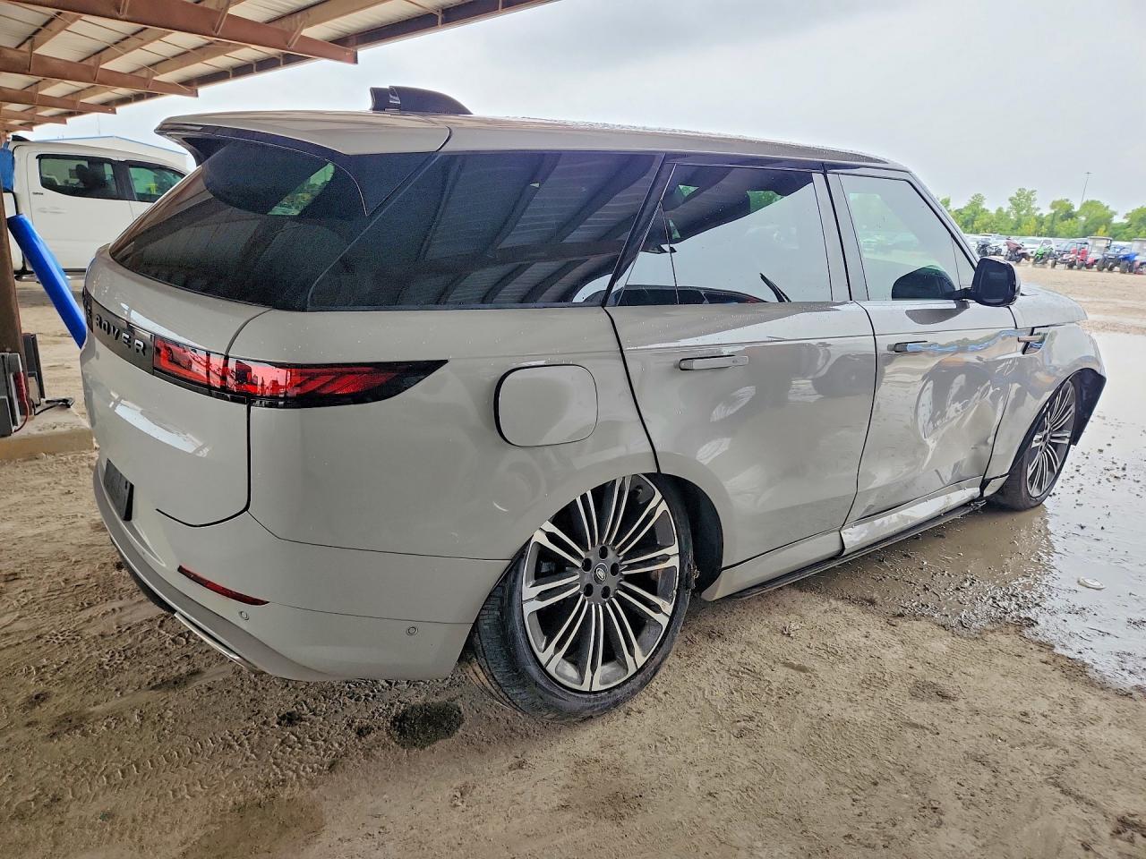 2024 Land Rover Range Rover Sport Dynamic Se - Image 3