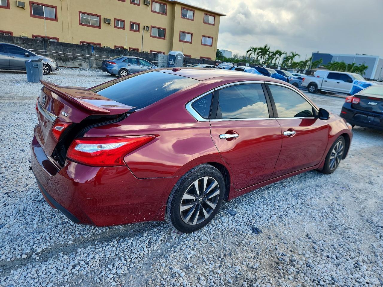 2017 Nissan Altima 2.5 - Image 3