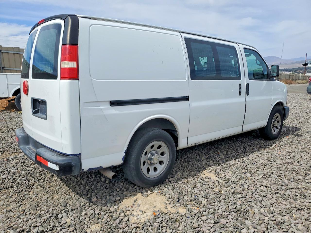 2014 Chevrolet Express G1500 - Image 3