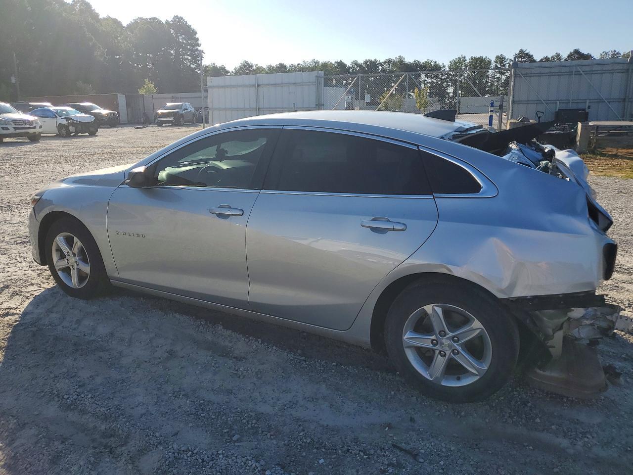 2020 Chevrolet Malibu Ls - Фото 2