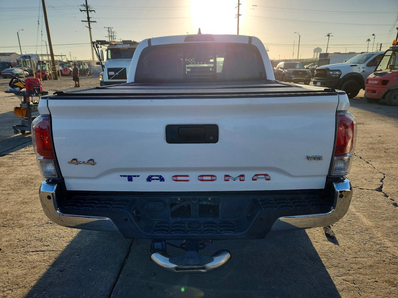 2016 Toyota Tacoma Limited - Image 6