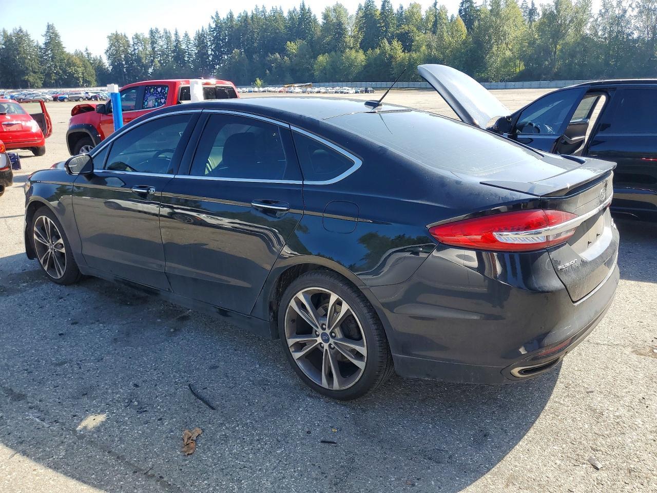2017 Ford Fusion Titanium - Фото 2