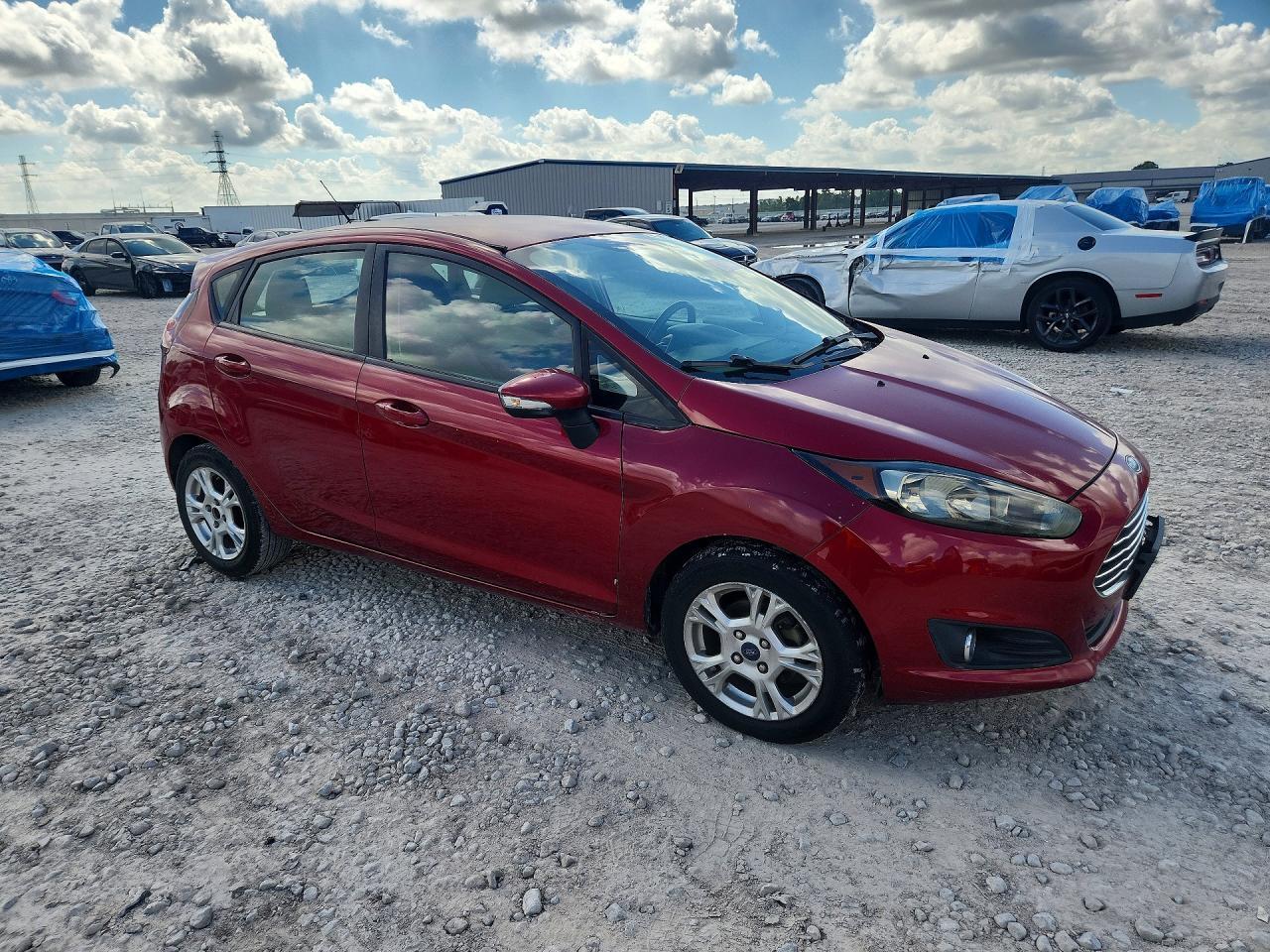 2015 Ford Fiesta Se - Фото 4