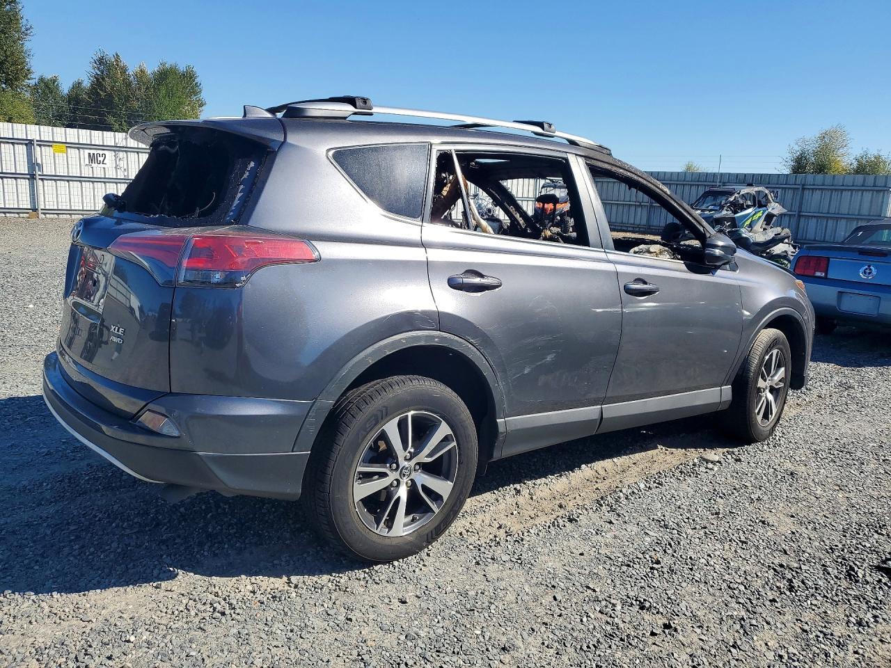 2016 Toyota Rav4 Xle - Фото 3
