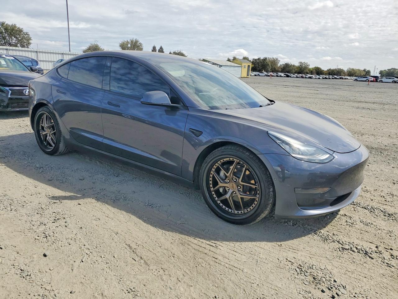 2022 Tesla Model 3 - Image 4
