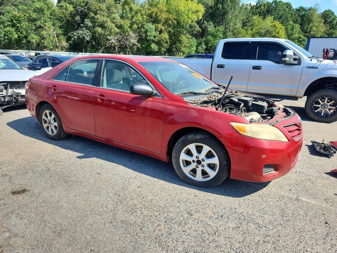 2010 Toyota Camry Le - Image 4