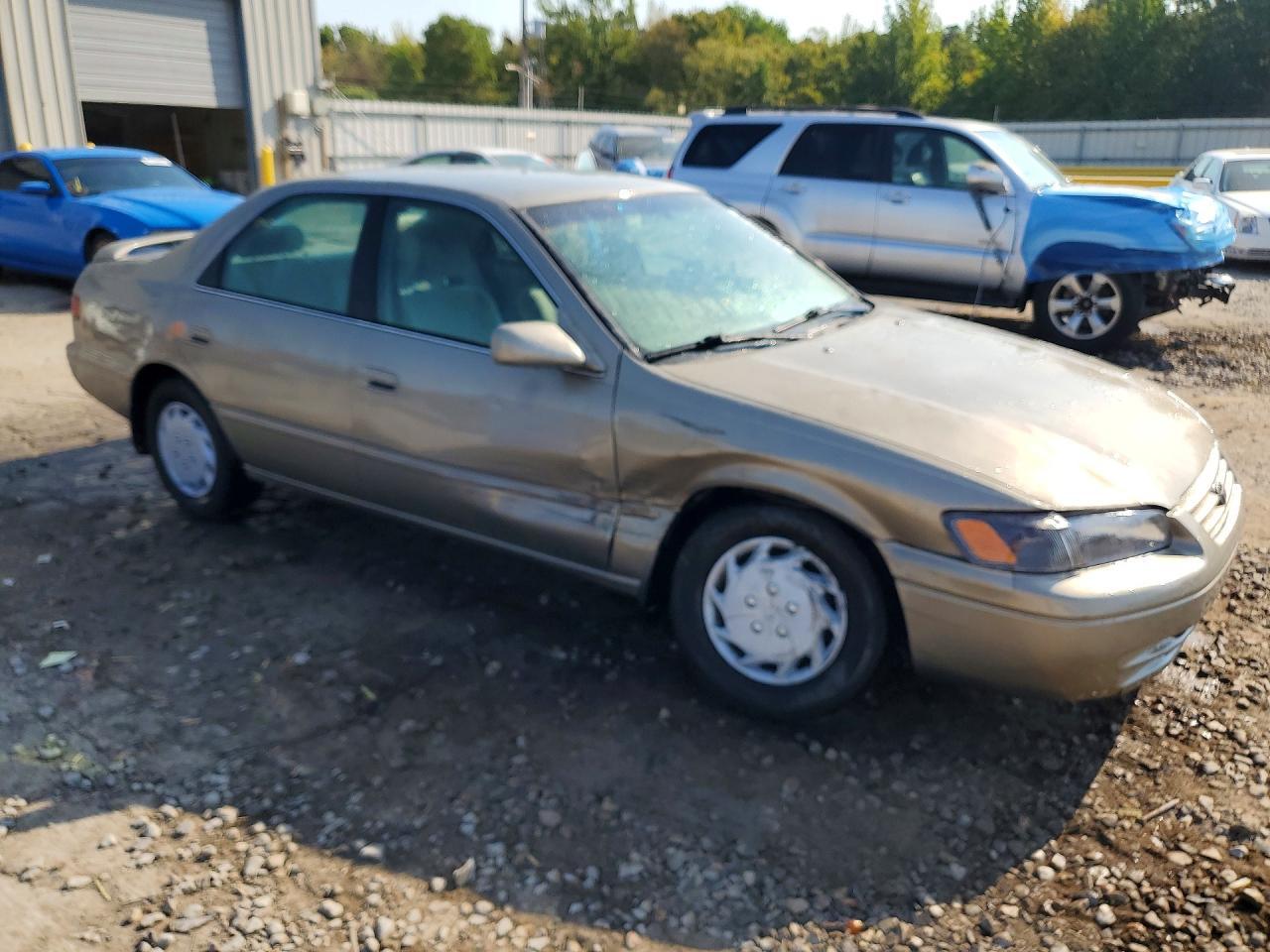 1997 Toyota Camry Le - Фото 4
