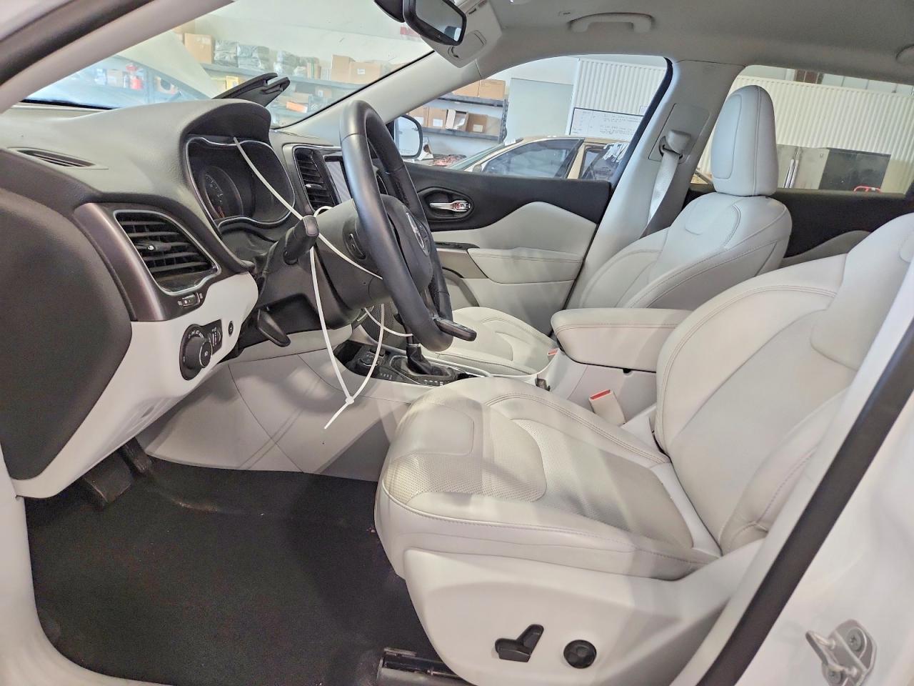 2019 Jeep Cherokee Limited - Image 7