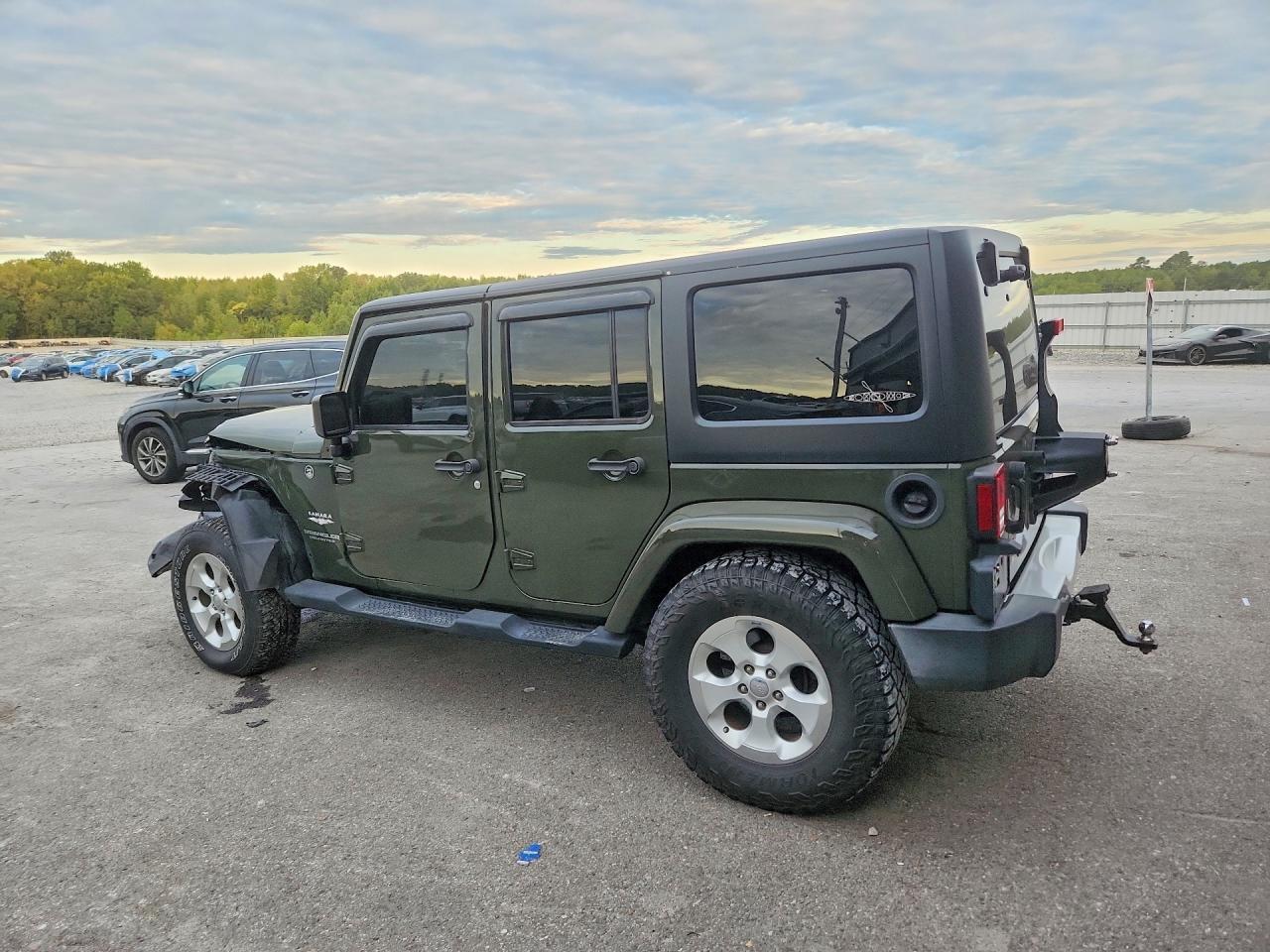 2015 Jeep Wrangler Unlimited Sahara - Image 2