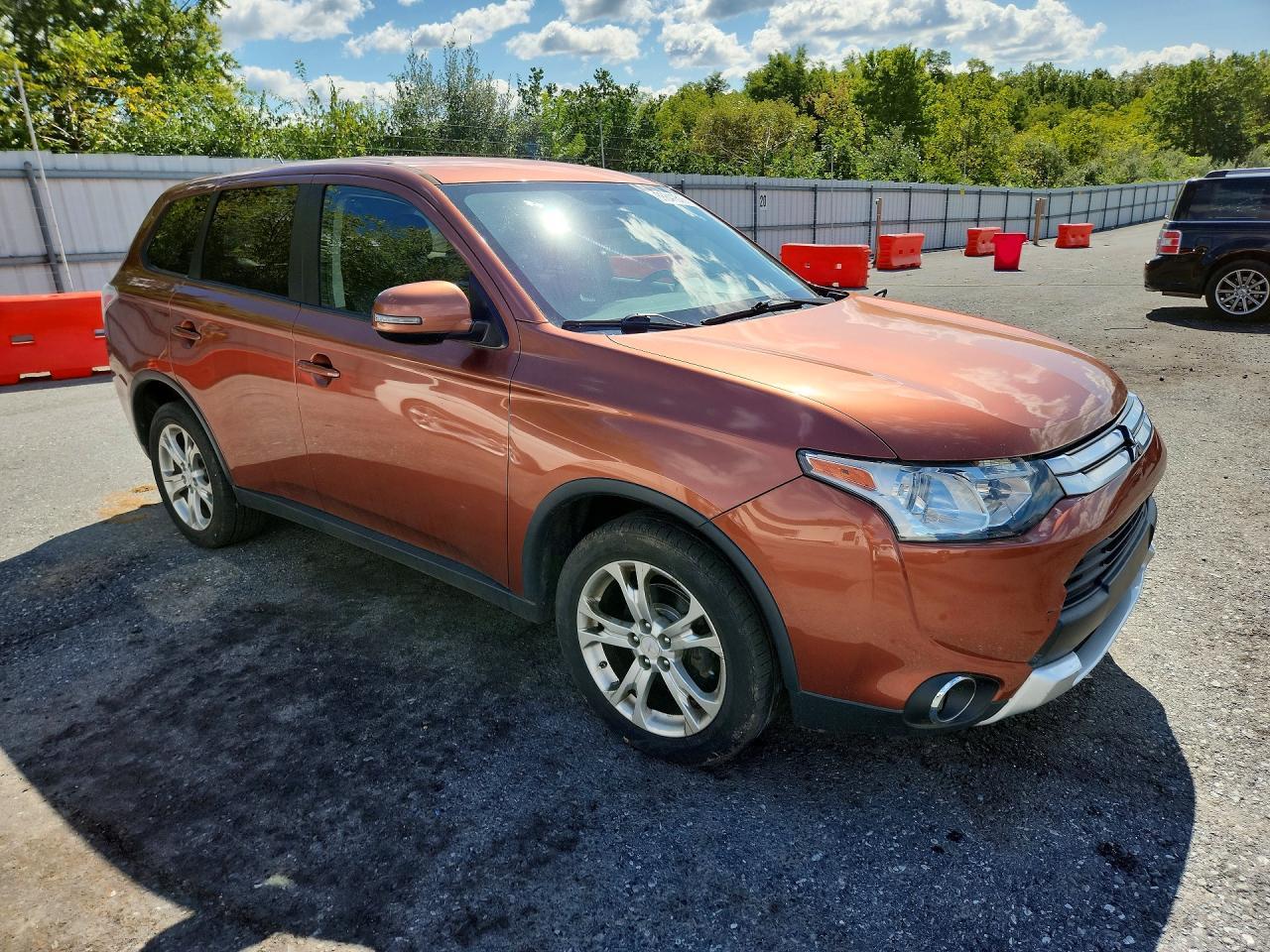 2015 Mitsubishi Outlander Se - Image 4