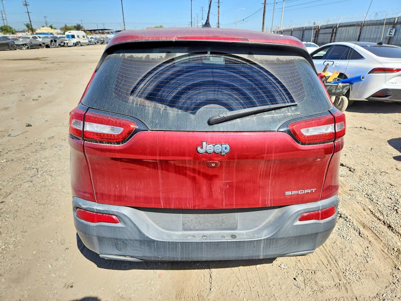 2016 Jeep Cherokee Sport - Фото 6