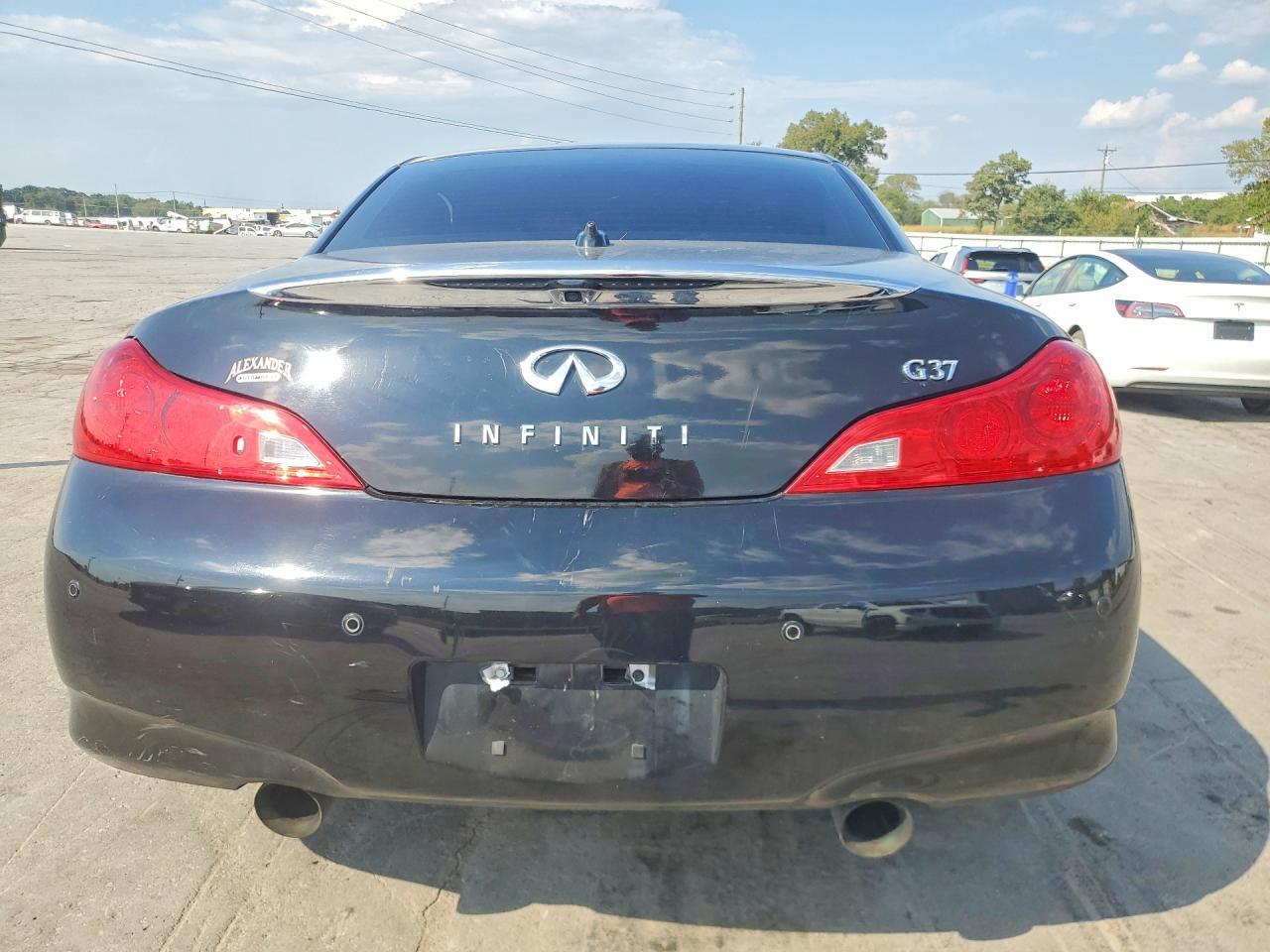 2010 Infiniti G37 Convertible Base - Фото 6