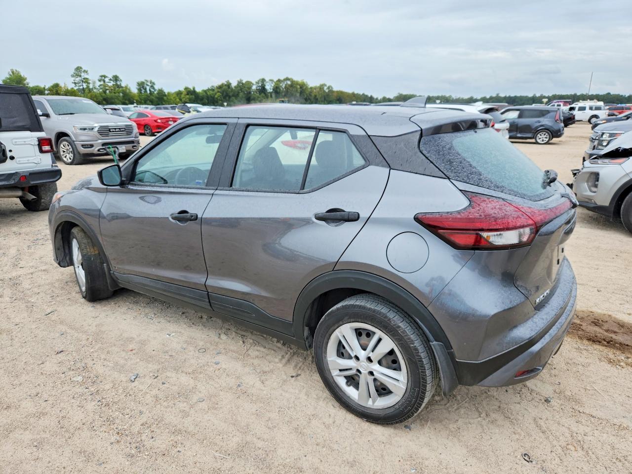 2024 Nissan Kicks S - Image 2