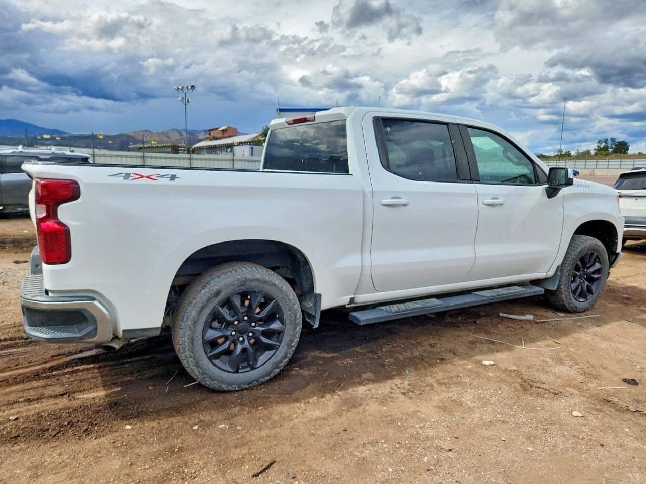 2023 Chevrolet Silverado K1500 Lt - Image 3