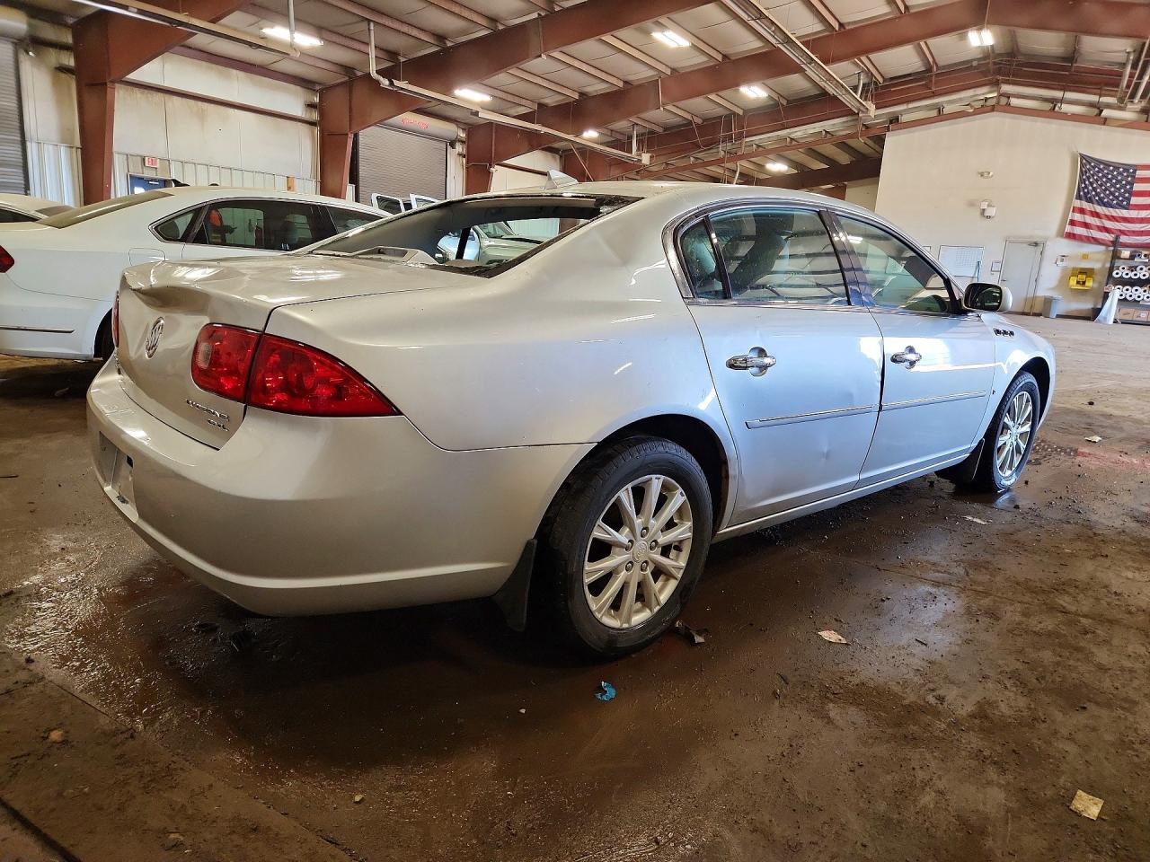 2009 Buick Lucerne Cxl - Image 3