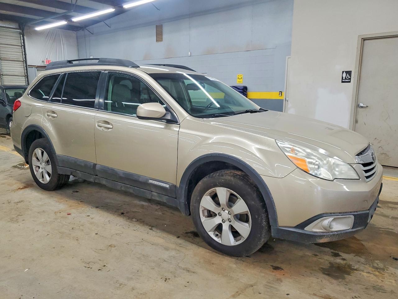 2010 Subaru Outback 2.5I Premium - Фото 4