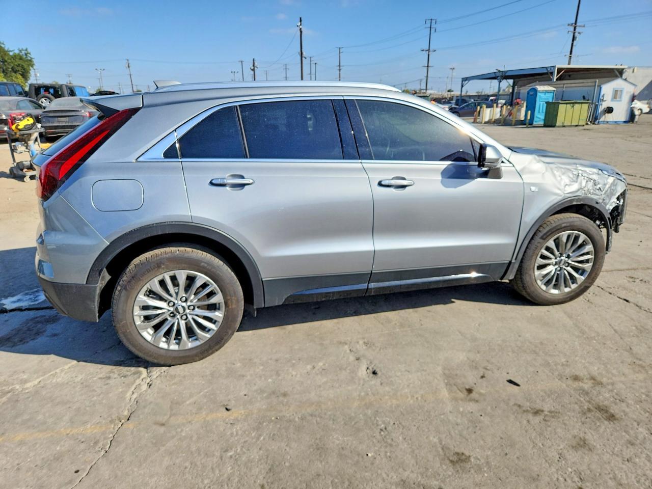 2025 Cadillac Xt4 Premium Luxury - Фото 3