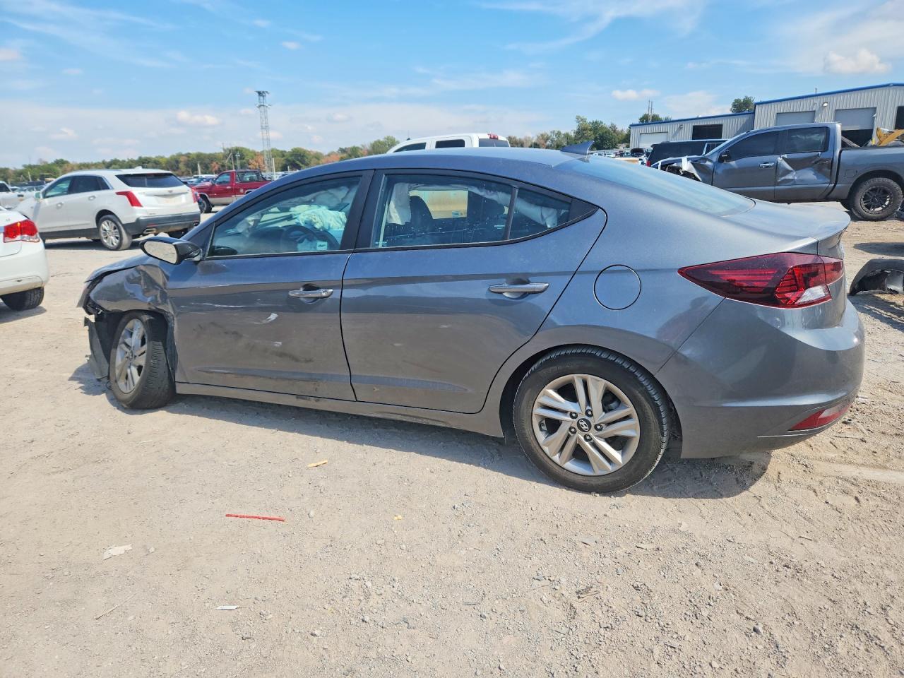 2019 Hyundai Elantra Sel - Фото 2