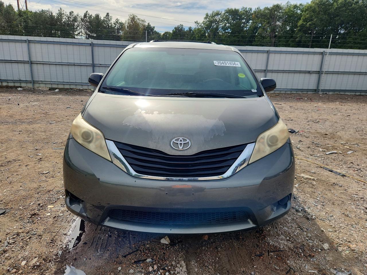 2011 Toyota Sienna Le - Фото 5