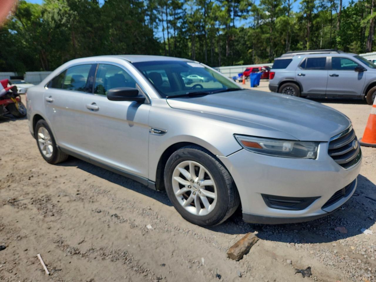 2015 Ford Taurus Se - Image 4