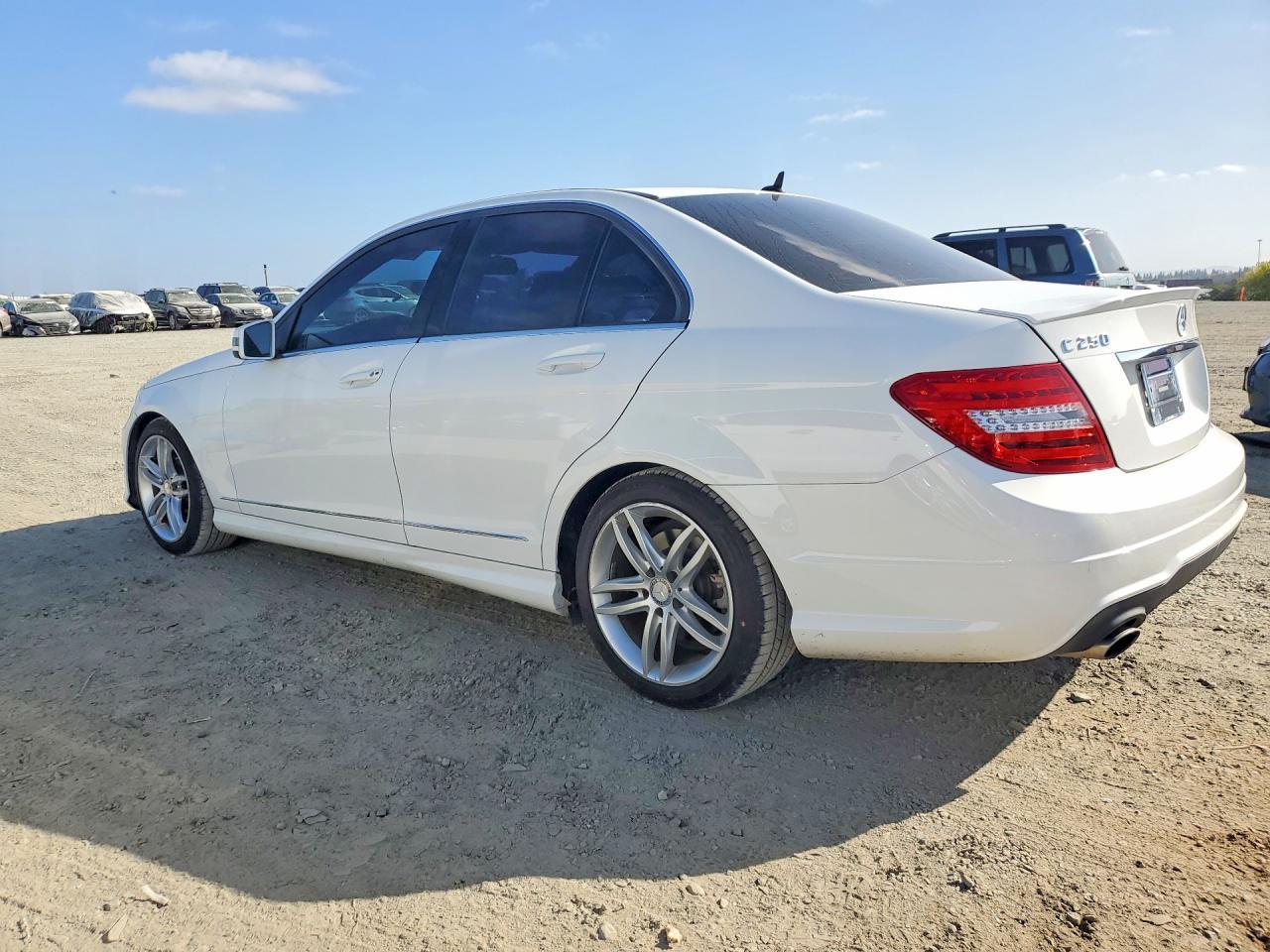 2013 Mercedes-Benz C 250 - Фото 2