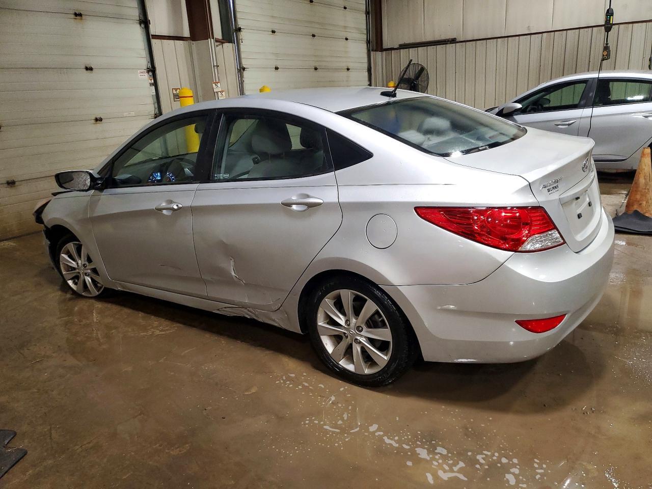 2013 Hyundai Accent Gls - Image 2