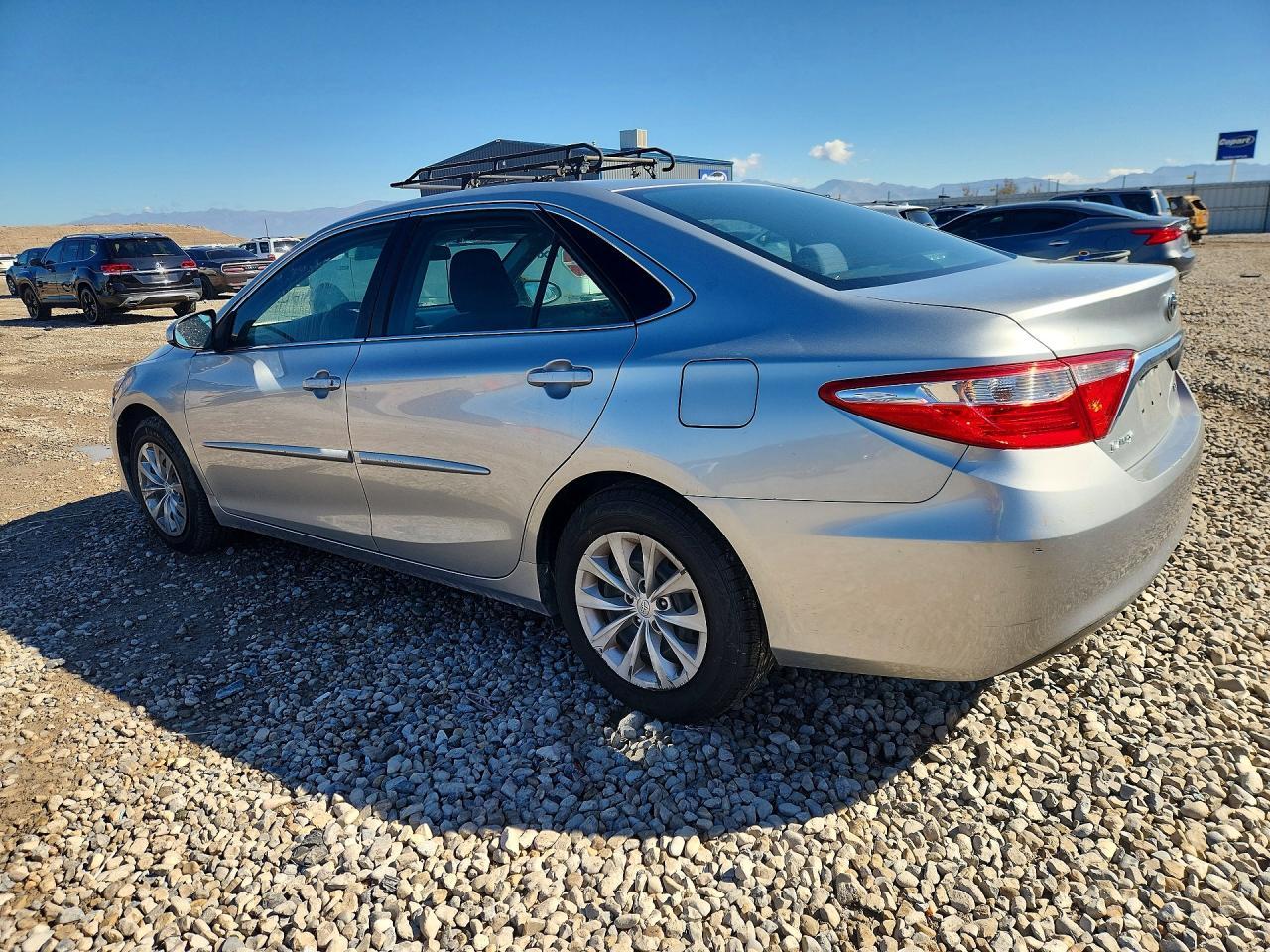 2015 Toyota Camry Le - Image 2