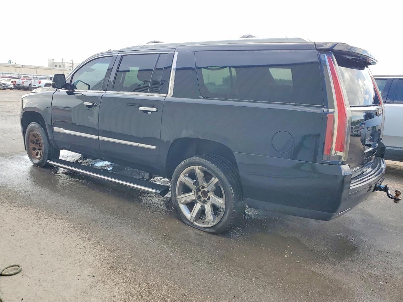 2015 Cadillac Escalade Esv Premium - Image 2