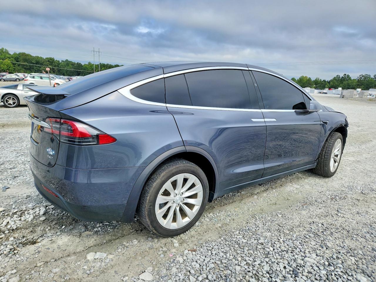 2018 Tesla Model X - Фото 3