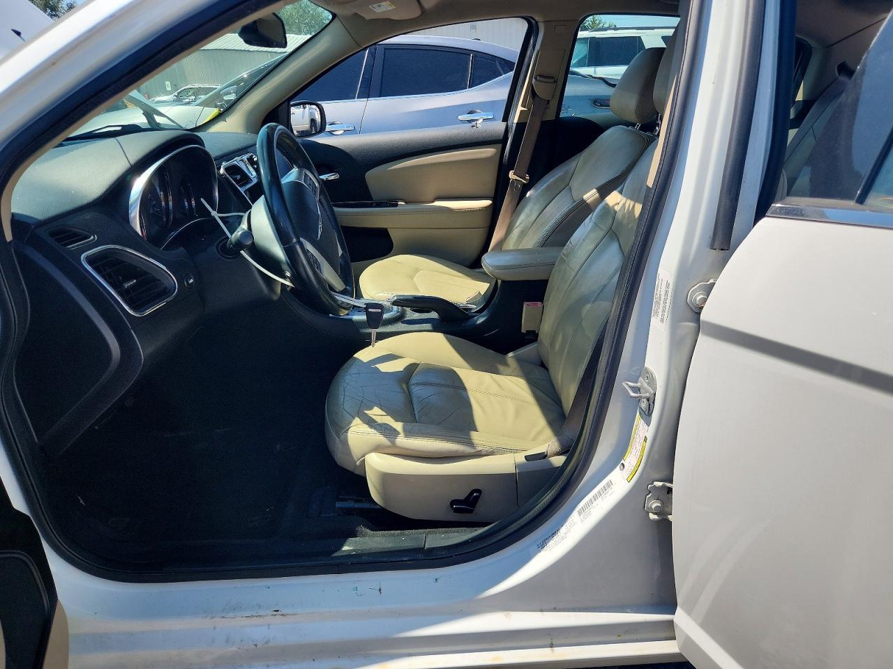2012 Chrysler 200 Limited - Фото 7