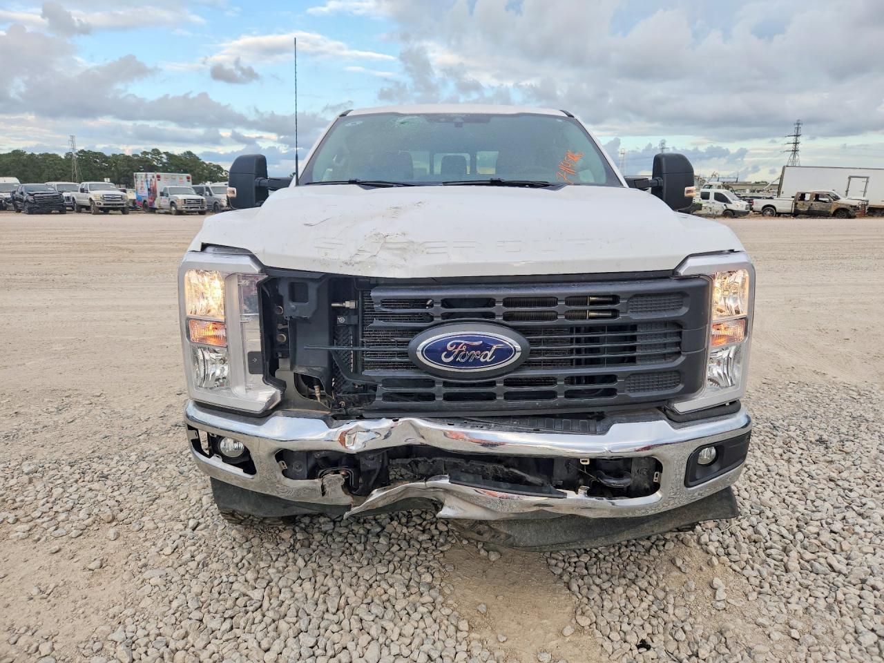 2026 Ford F250 Super Duty - Фото 5