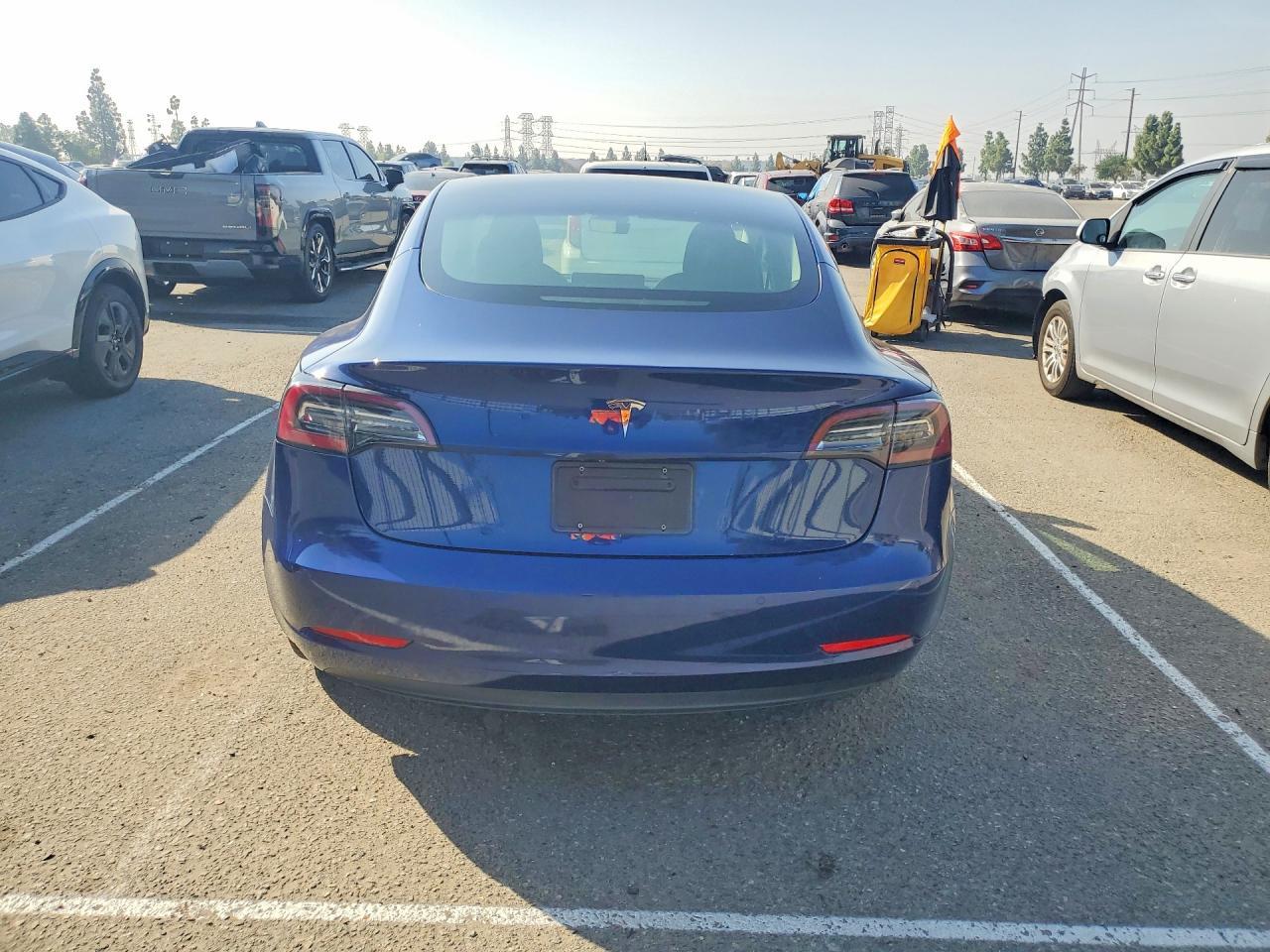 2022 Tesla Model 3 - Фото 6