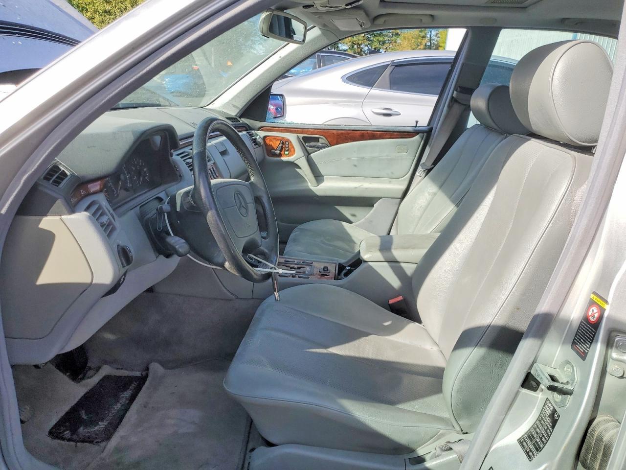 1999 Mercedes-Benz E 300Td - Фото 7