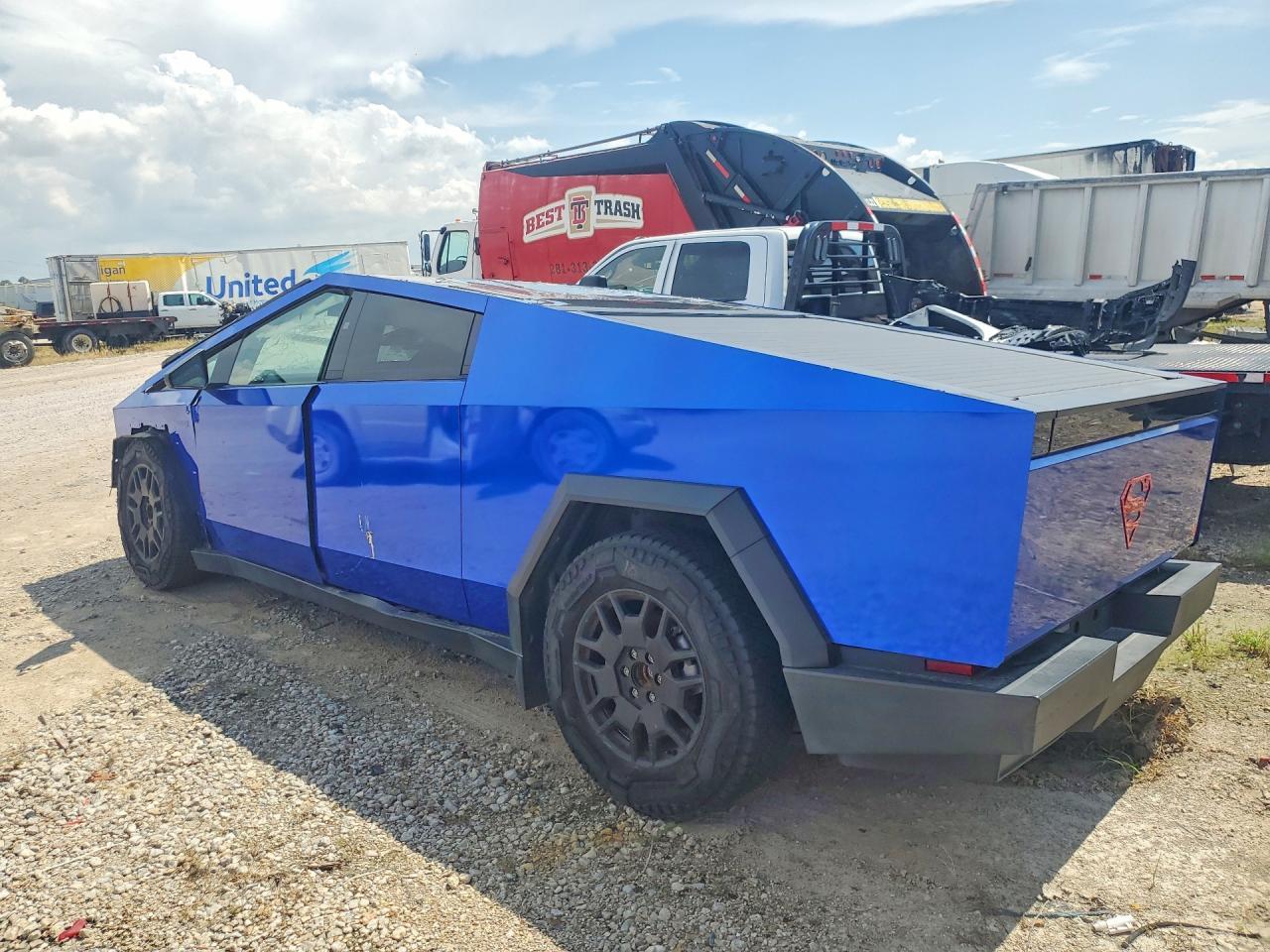2024 Tesla Cybertruck - Фото 2