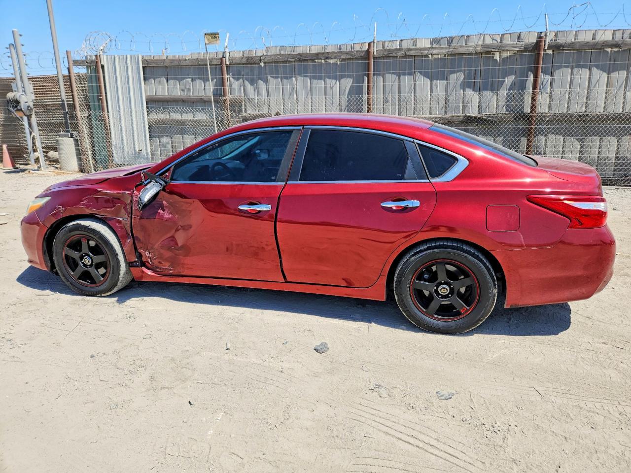 2016 Nissan Altima 2.5 S - Фото 2