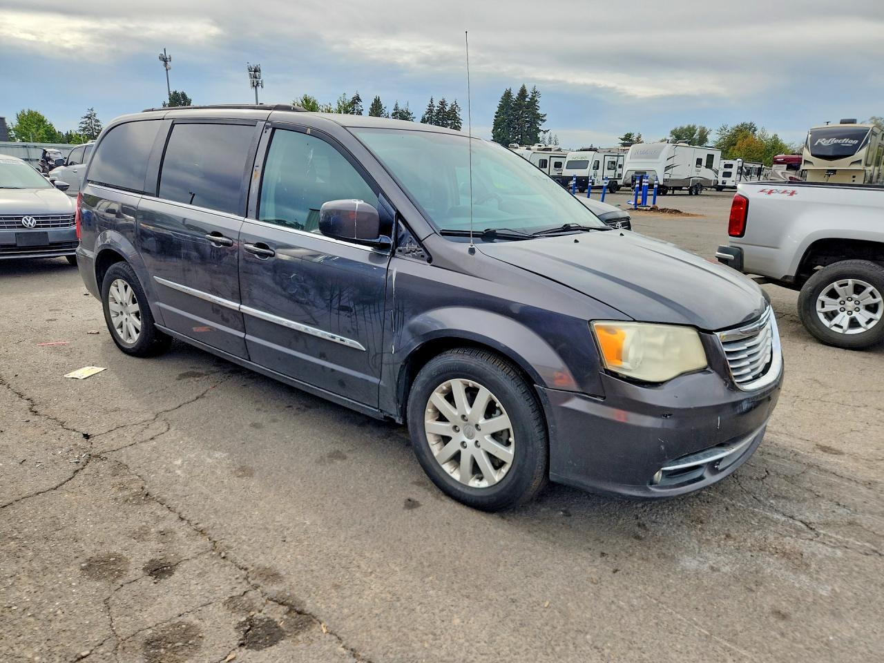 2016 Chrysler Town & Country Touring - Image 4