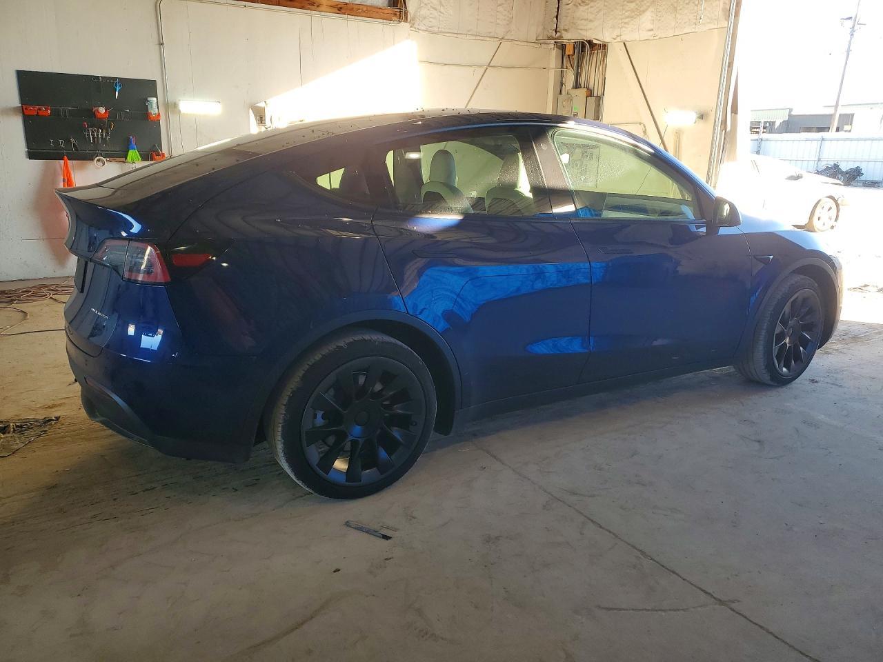 2022 Tesla Model Y - Фото 3