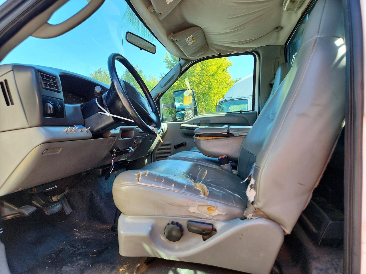 2004 Ford F550 Super Duty - Фото 7