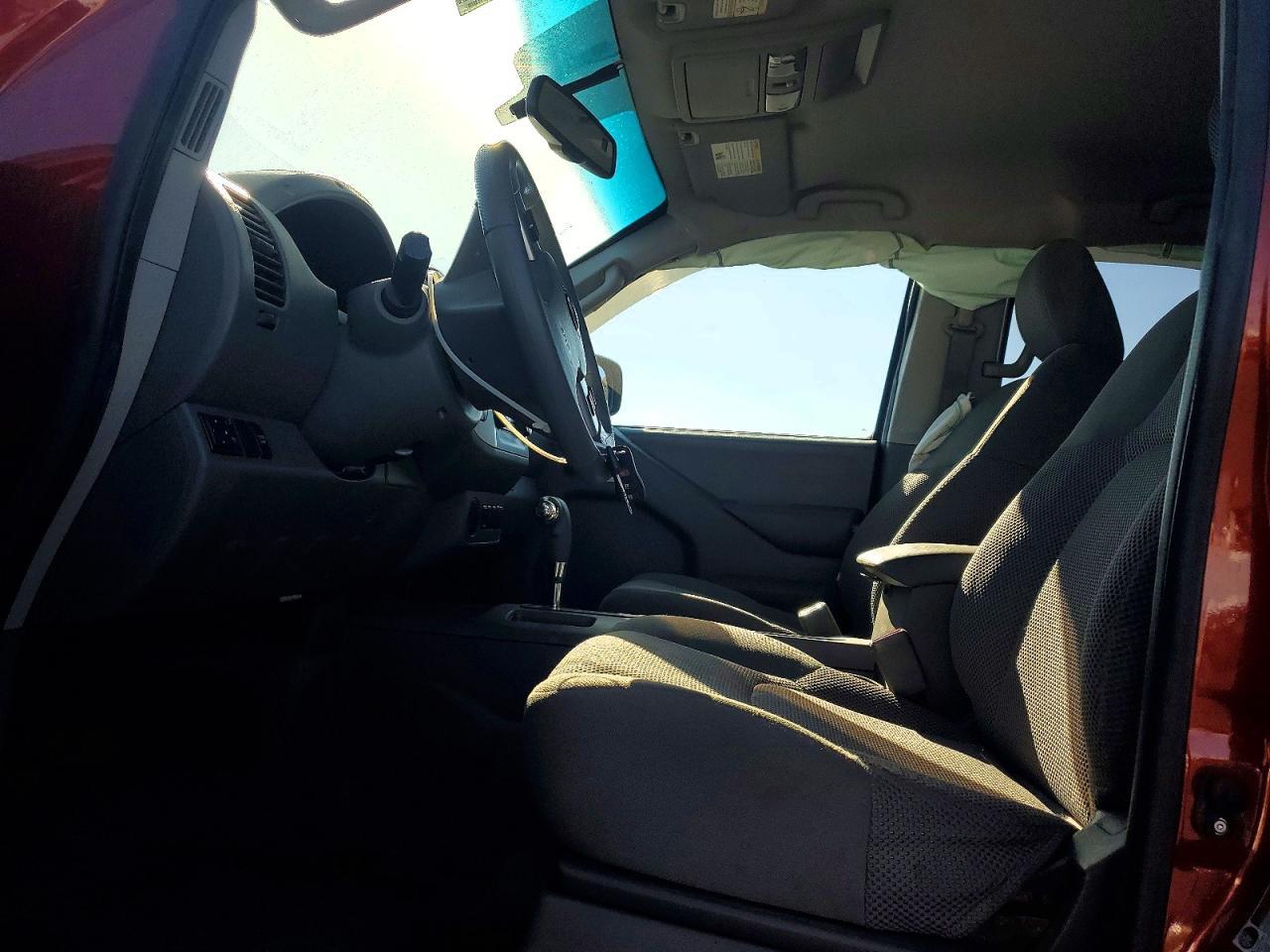 2015 Nissan Frontier S - Image 7