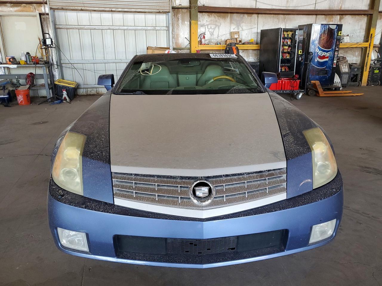 2005 Cadillac Xlr - Image 5