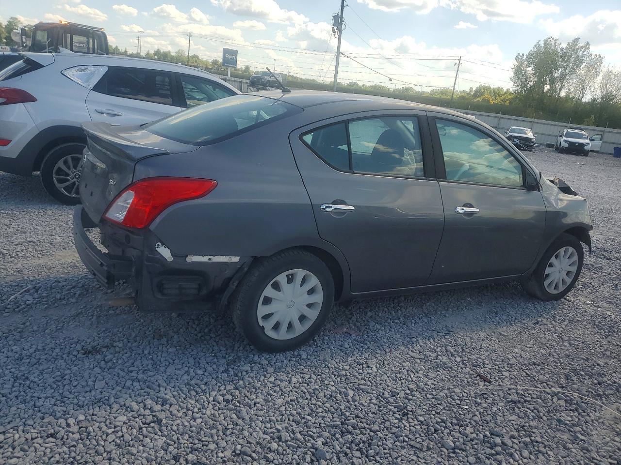 2019 Nissan Versa Sv - Image 3