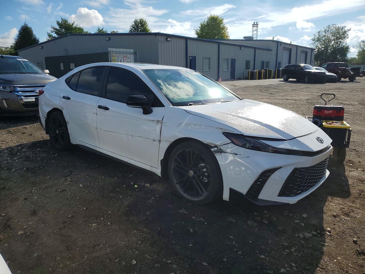 2026 Toyota Camry Nightshade - Фото 4