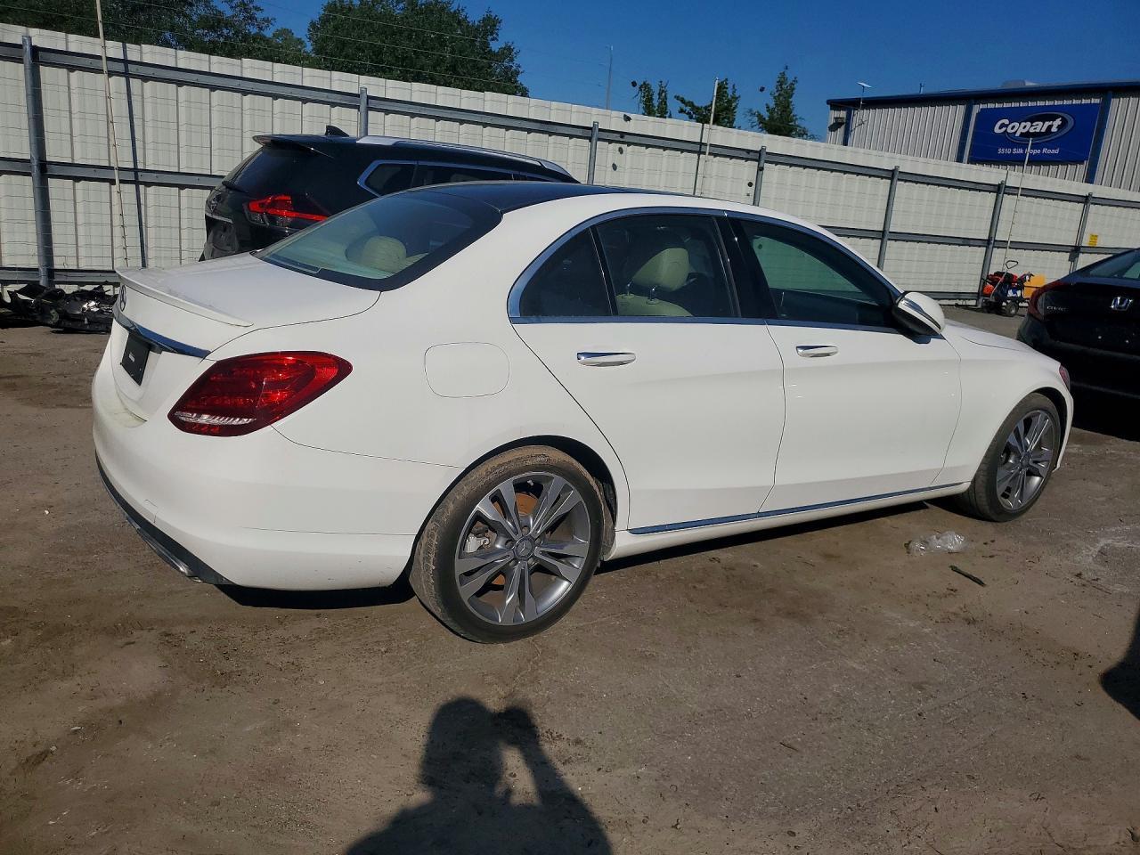 2015 Mercedes-Benz C 300 - Фото 3