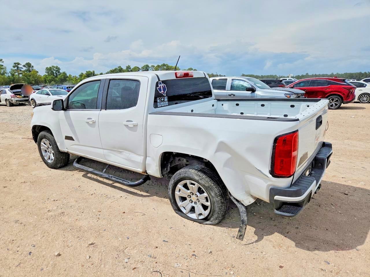 2015 Chevrolet Colorado - Image 2
