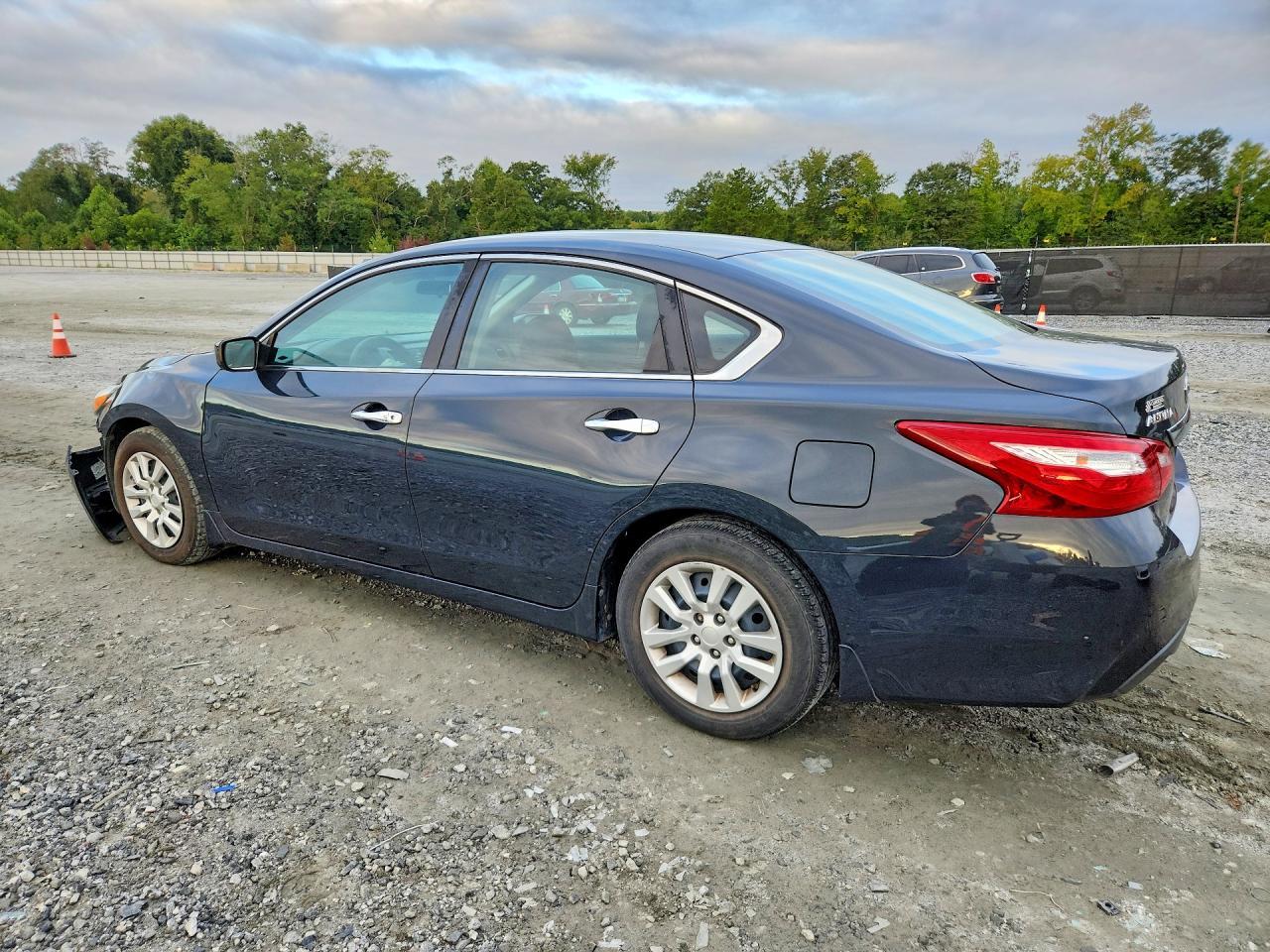 2017 Nissan Altima 2.5 S - Фото 2